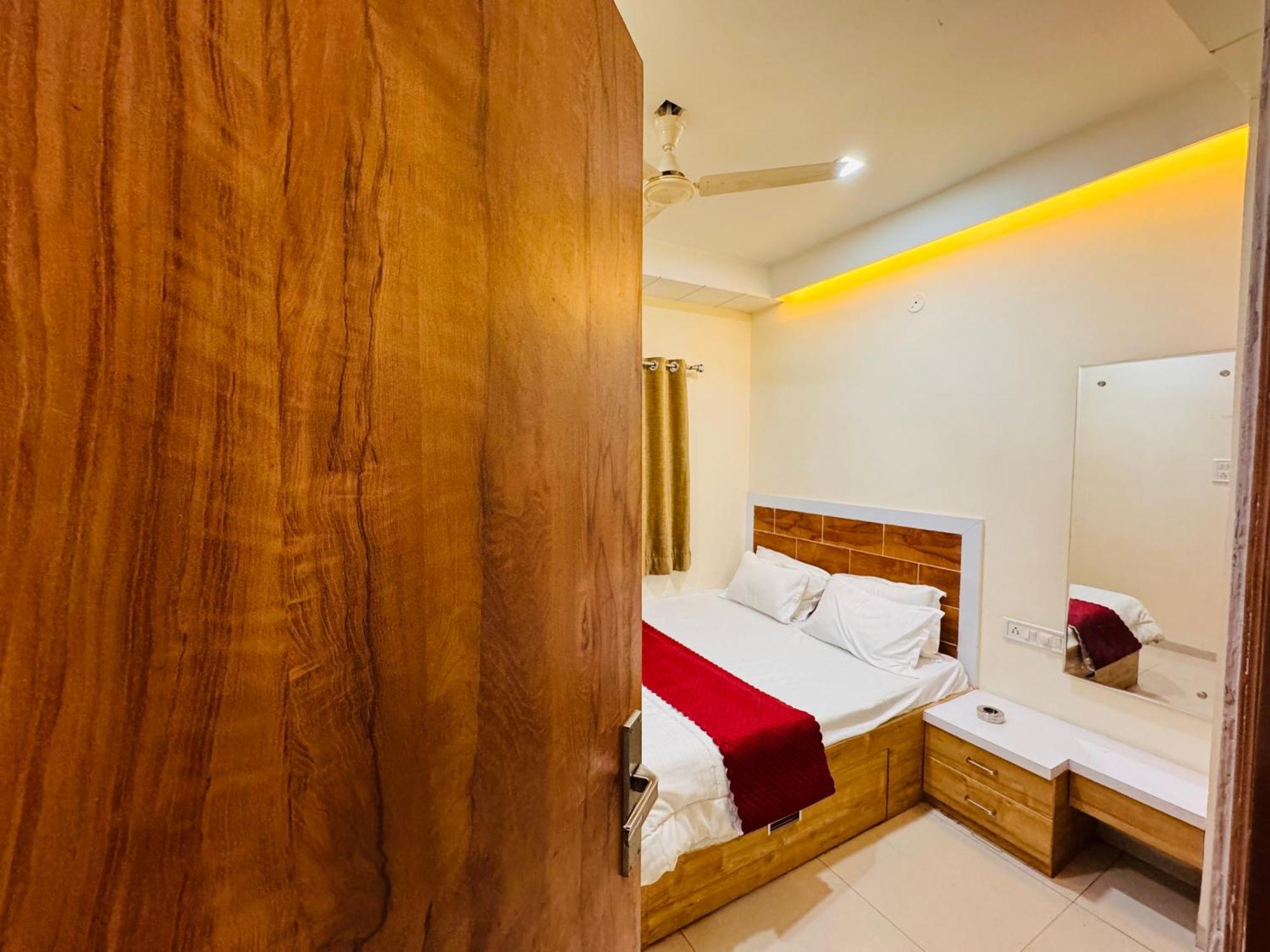Home Escape 1Bhk Apartment Near Bombay Hospital Indore Exterior photo