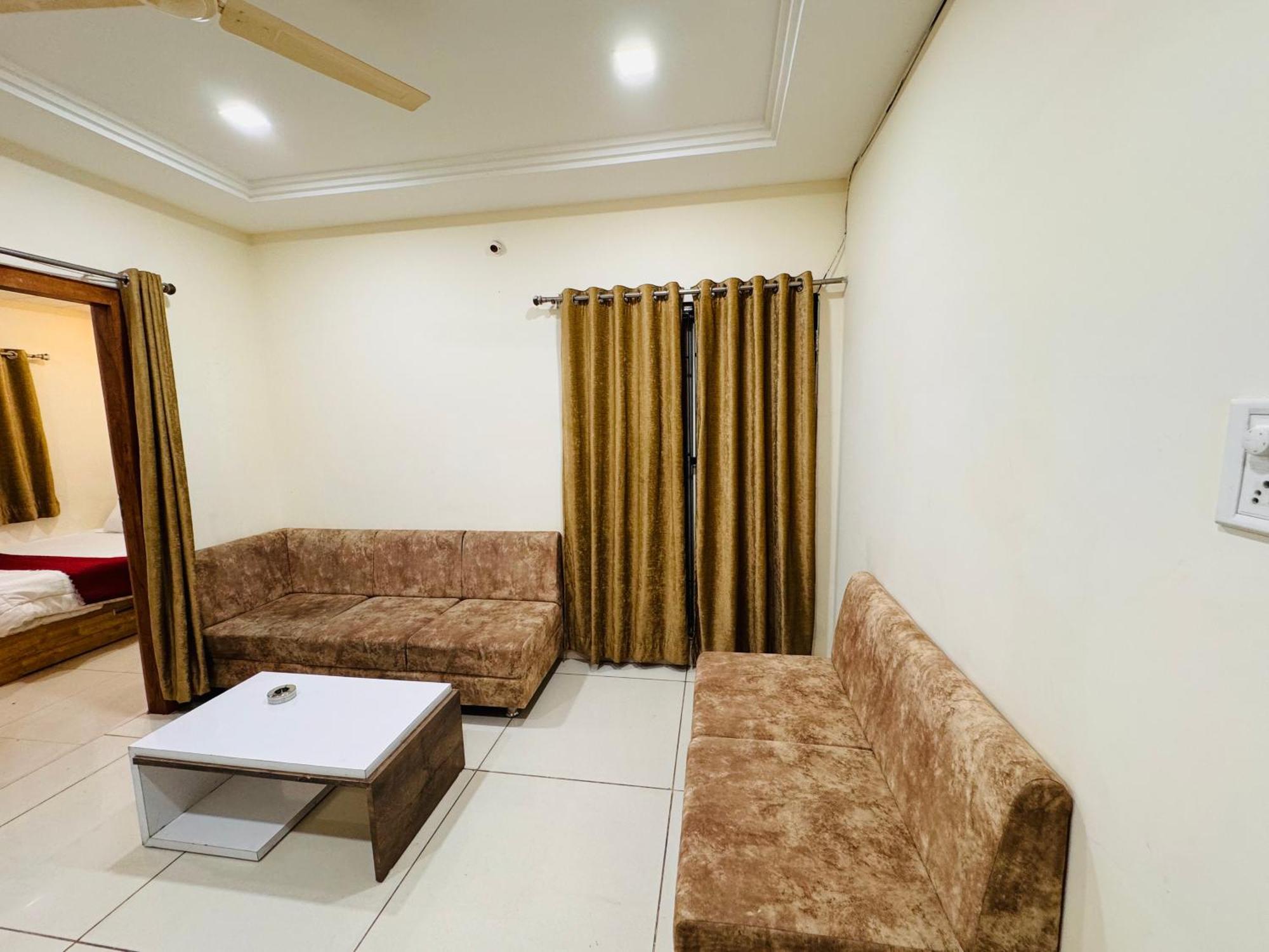 Home Escape 1Bhk Apartment Near Bombay Hospital Indore Exterior photo