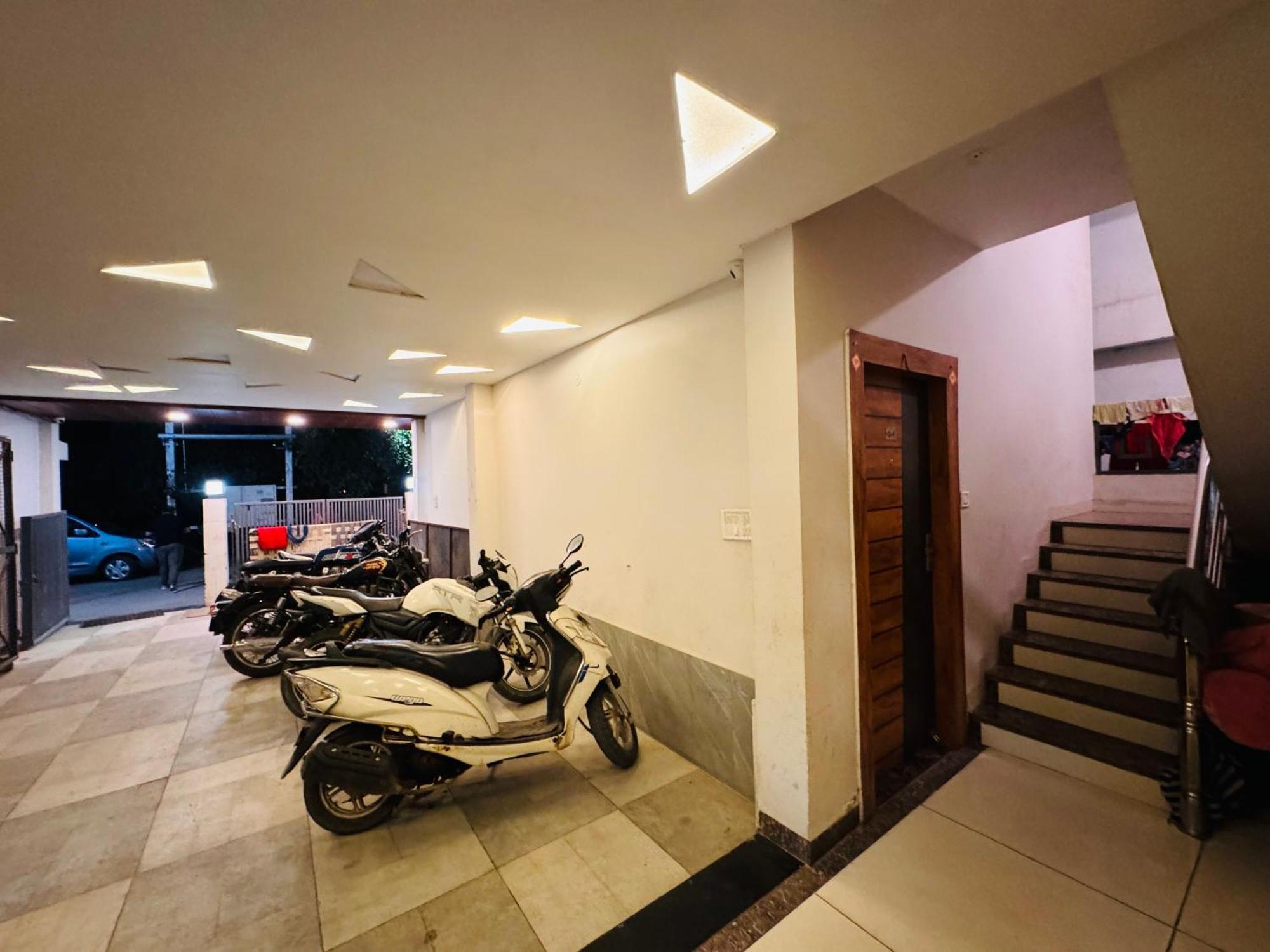 Home Escape 1Bhk Apartment Near Bombay Hospital Indore Exterior photo